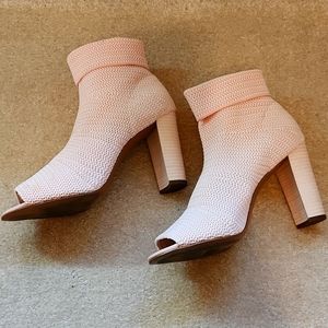 Avec Les Filles Pink Heel/Sock Booties Sz 9